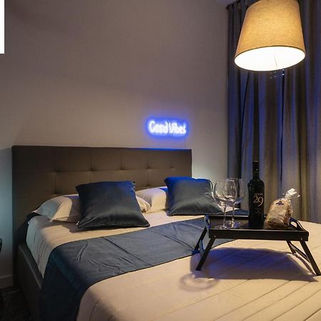 Annamaria - Central Station Charming Accommodation バーリ エクステリア 写真