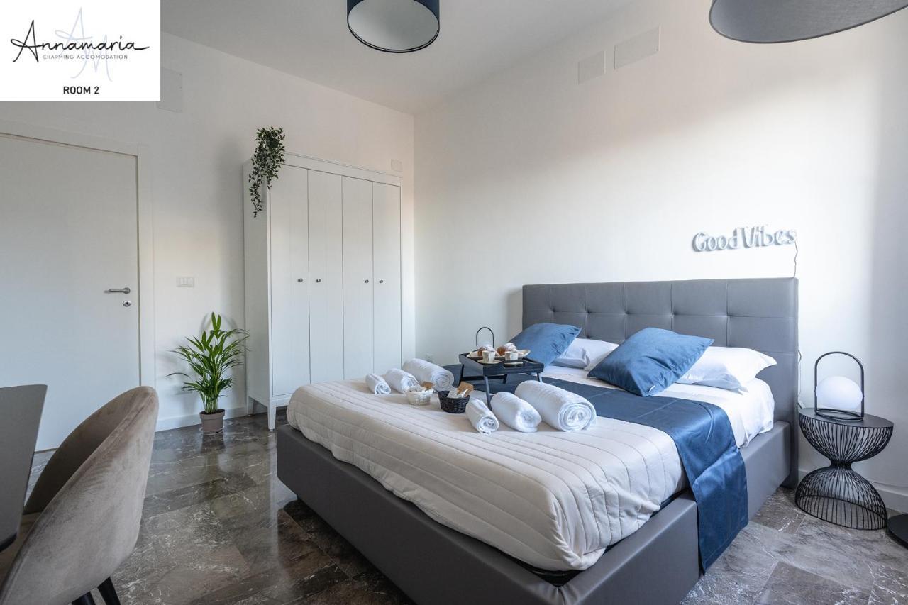 Annamaria - Central Station Charming Accommodation バーリ エクステリア 写真