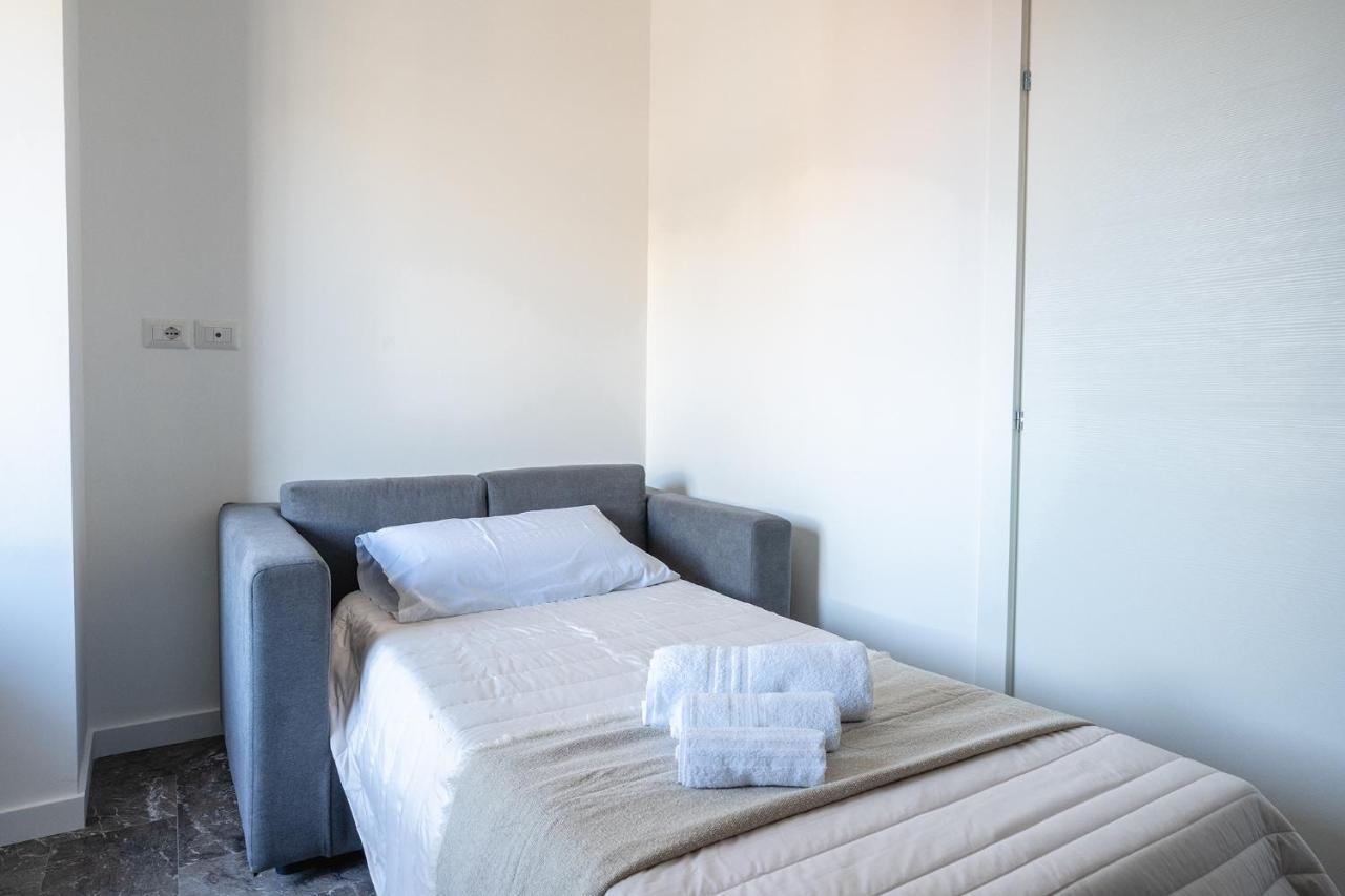 Annamaria - Central Station Charming Accommodation バーリ エクステリア 写真