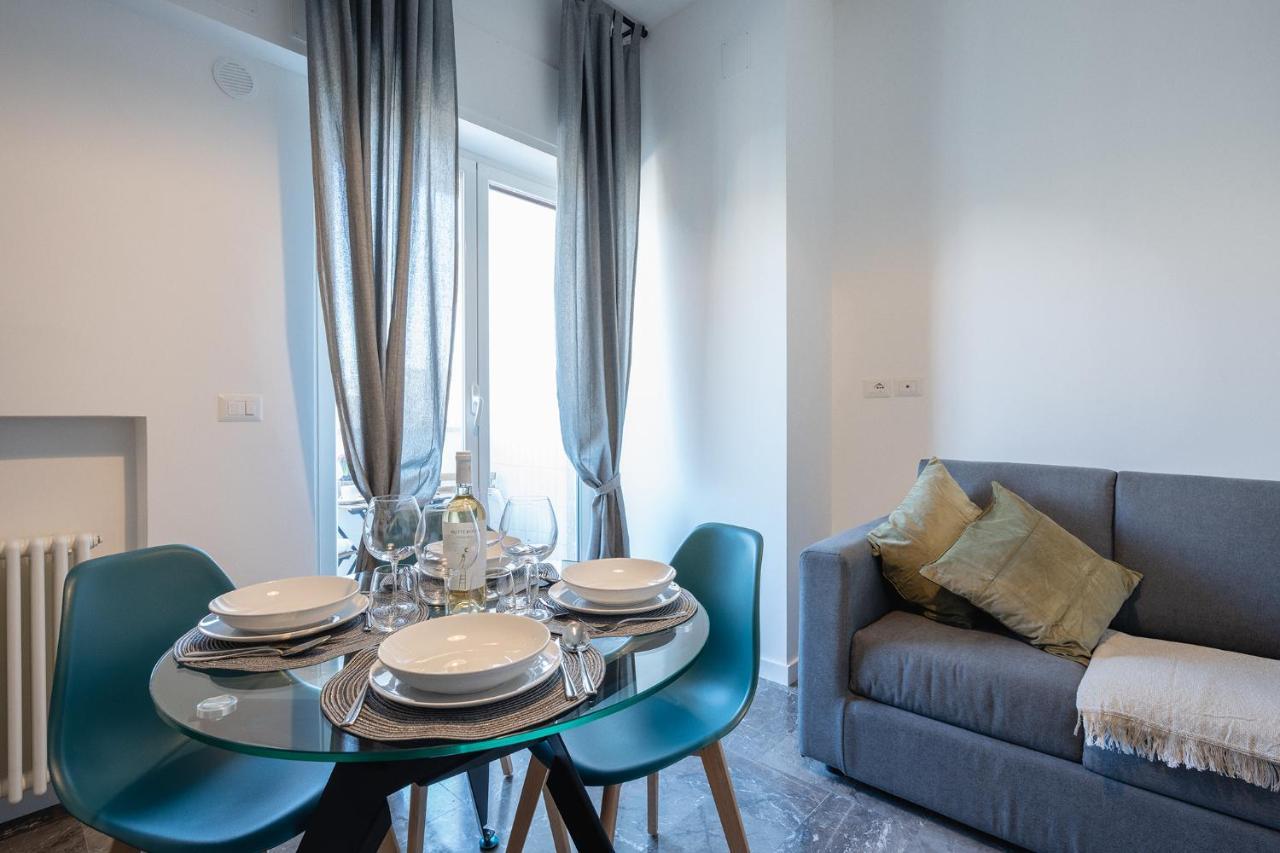 Annamaria - Central Station Charming Accommodation バーリ エクステリア 写真