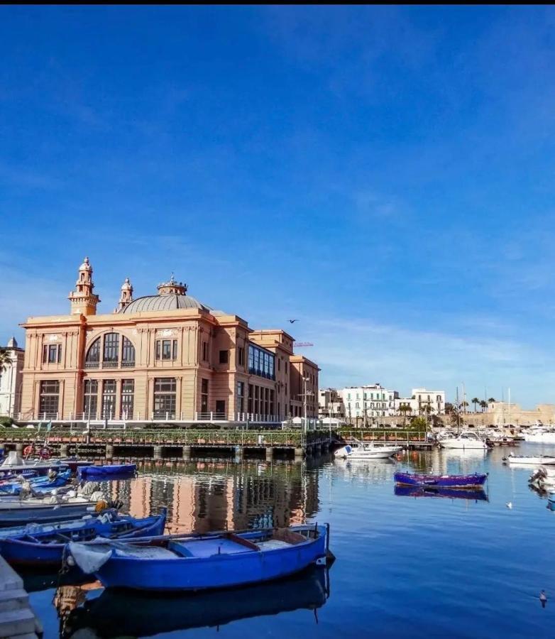 Annamaria - Central Station Charming Accommodation バーリ エクステリア 写真